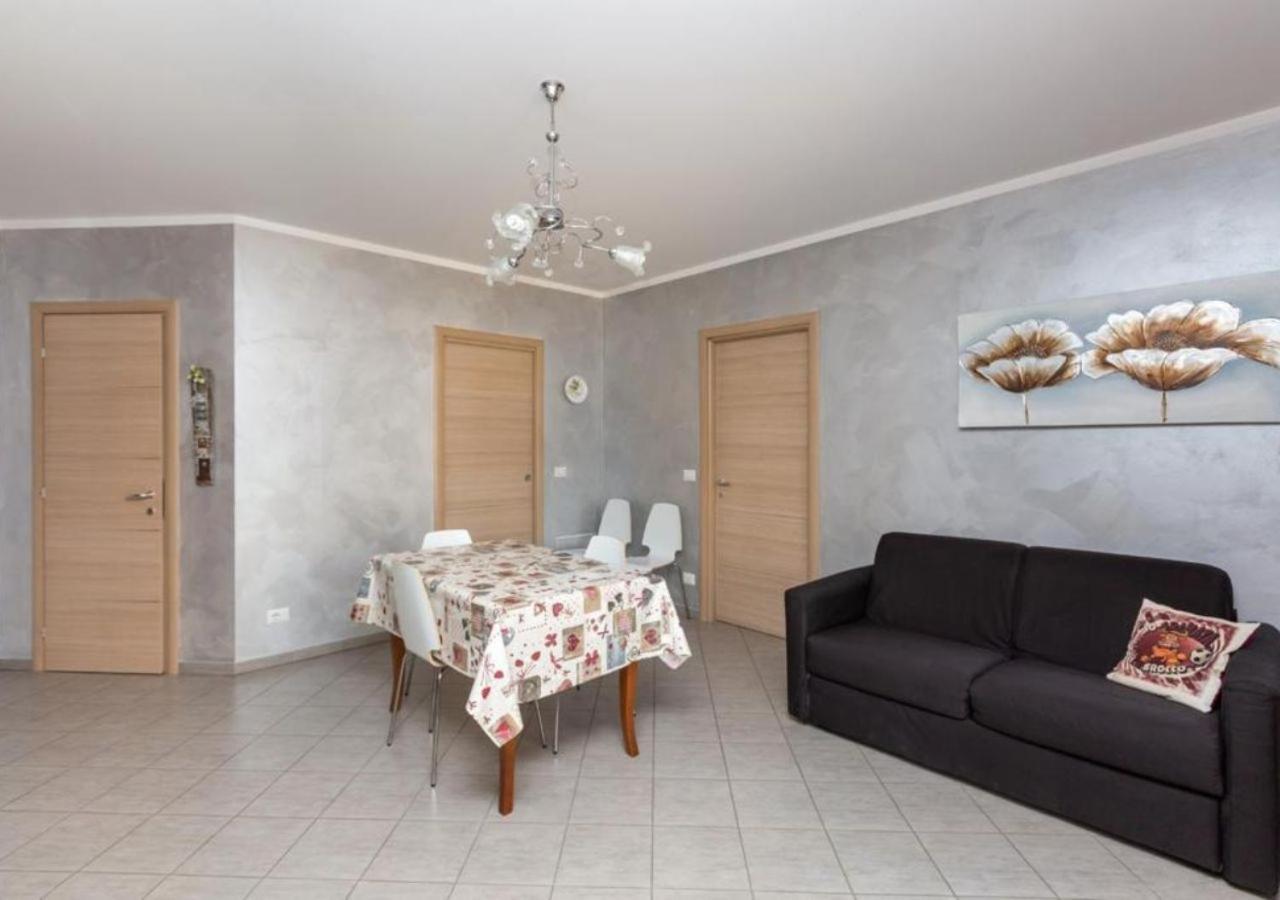 Comfy Cozy Apartment Close To Metro Turin Exterior photo